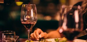 L'Association Parfaite : Vins Rouges et Plats Épicés de la Boutique en Ligne ALDI